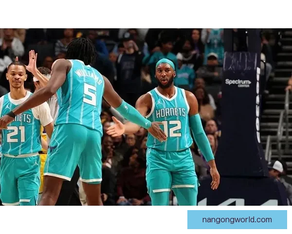 NBA黄蜂比分引热议球队攻防两端全面失衡季后赛前景再遭球迷质疑