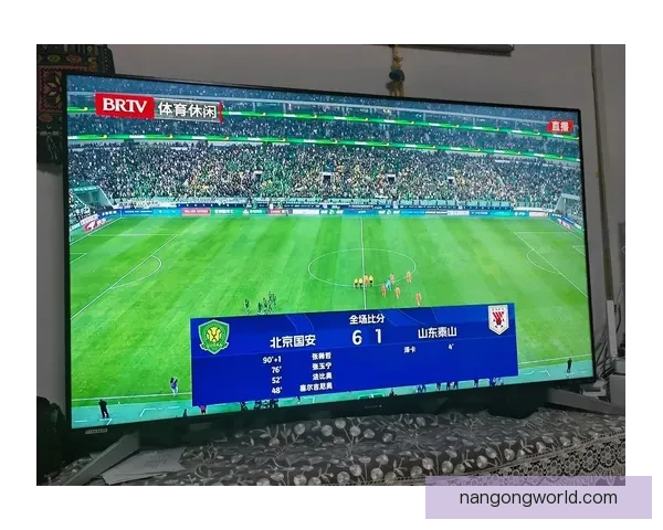 激战全场回顾：本轮足球赛精彩比分与关键瞬间解析